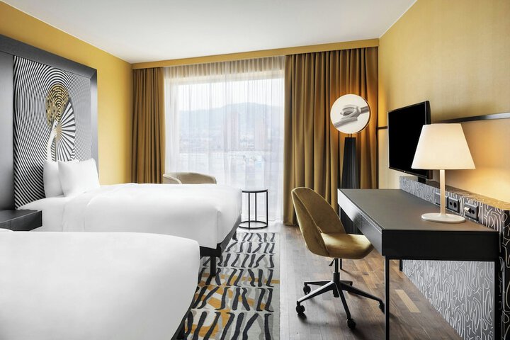 Room 31 of 104