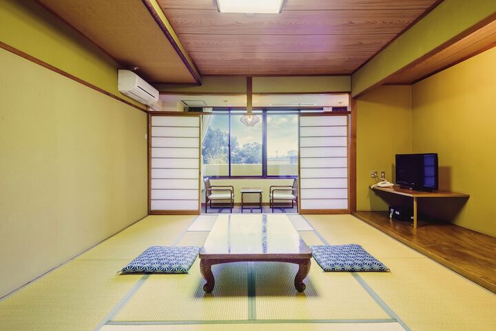 Room 7 of 49