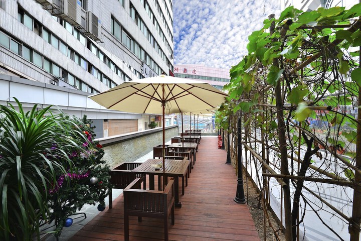 Terrace/Patio 46 of 47