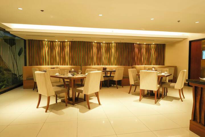 Dining 91 of 128