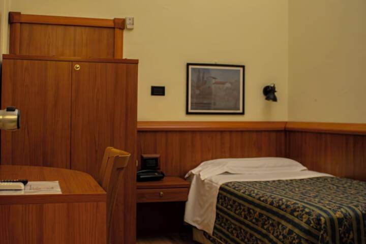 Room 20 of 36