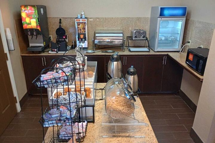 Breakfast/Coffee Service 41 of 46