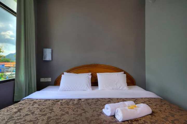 Room 8 of 34