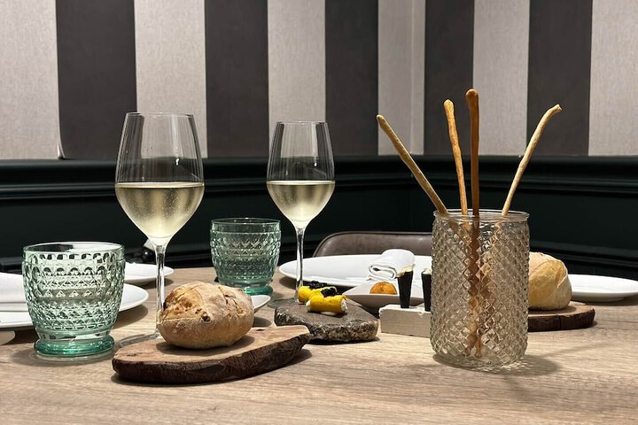 Dining 54 of 58