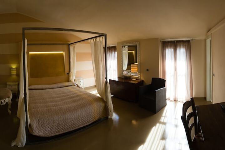 Room 20 of 121