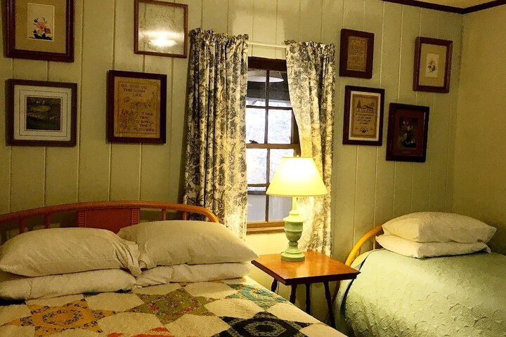 Room 26 of 61