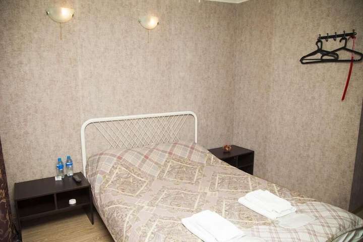 Room 10 of 28