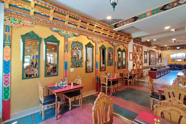 Dining Photos
