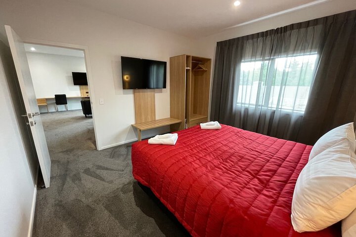 Room 5 of 80