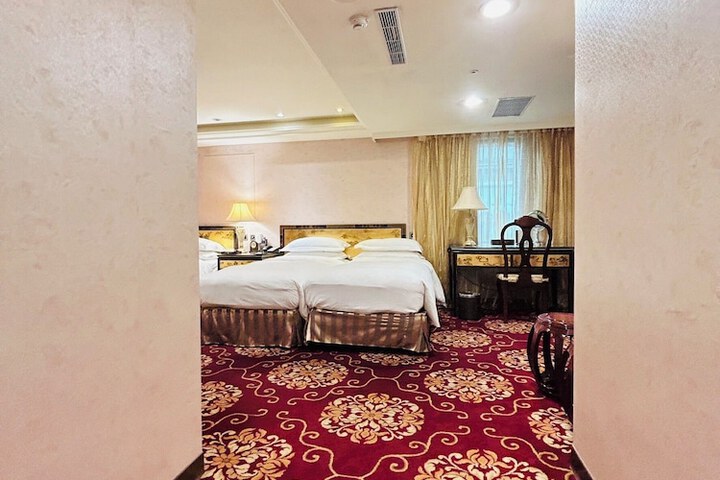 Room 48 of 216