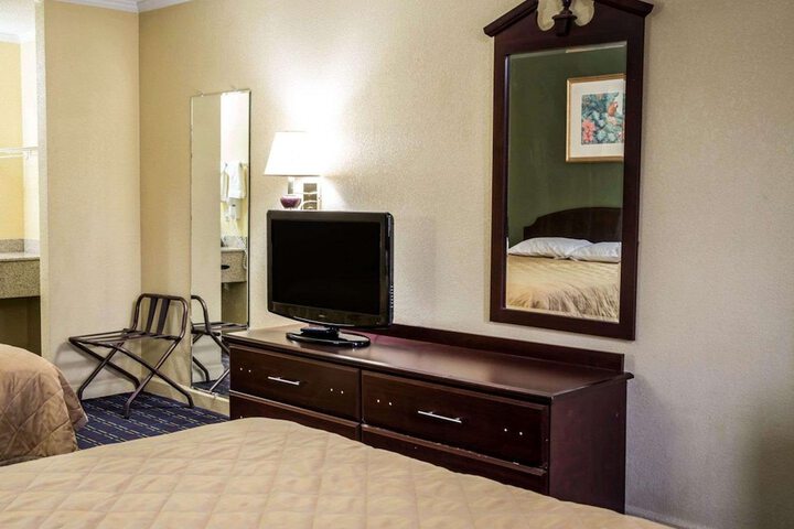 2 Double Beds (2 of 11)
