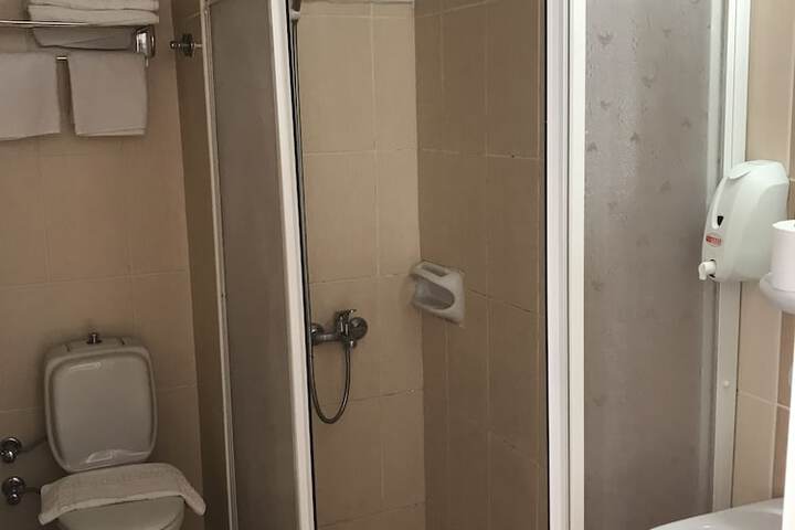 Room 16 of 22
