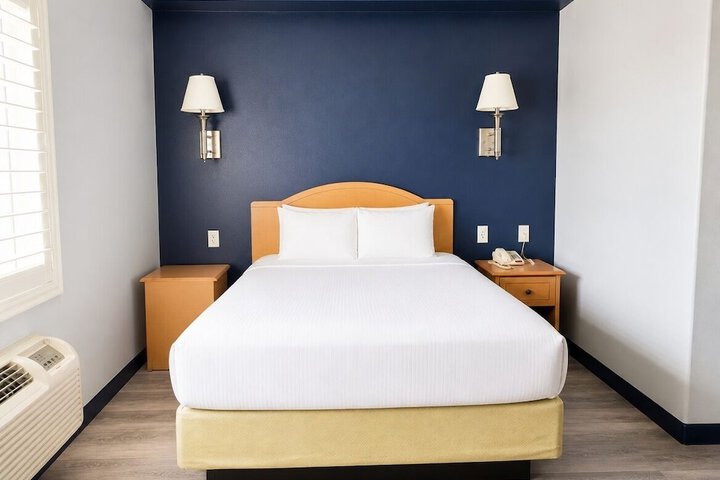 Room 4 of 41