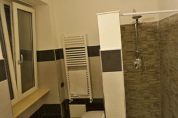 Room 2 of 25