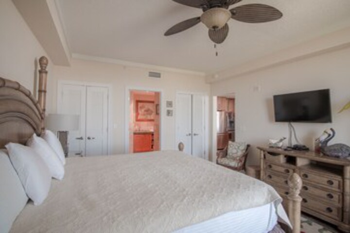 Room 11 of 12