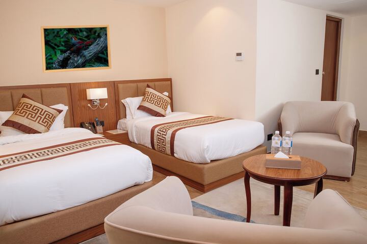 Room 8 of 48