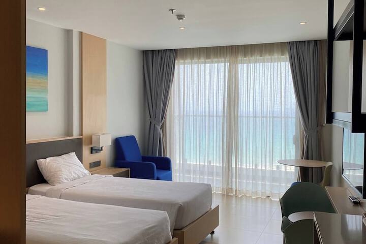 Room 15 of 61