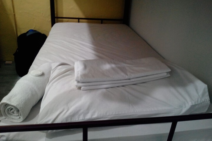 Room 15 of 32