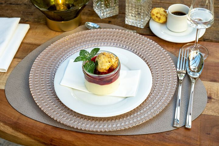 Dining 69 of 82