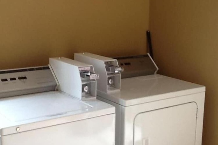 Laundry 15 of 34