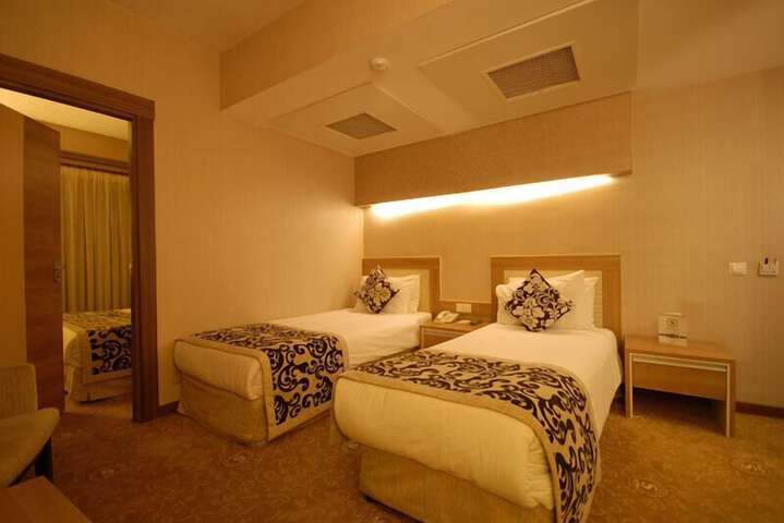 Room 8 of 62