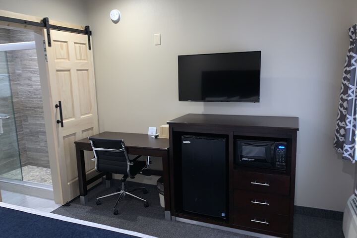 Premium King Bed (1 of 8)