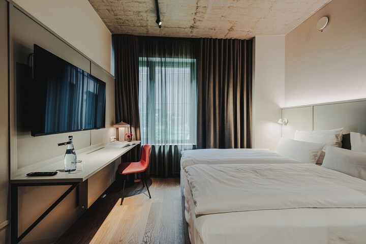 Room 15 of 47