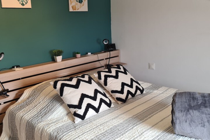 Room 14 of 111