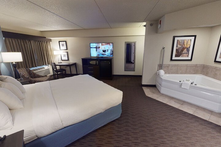 1 King Bed (12 of 34)