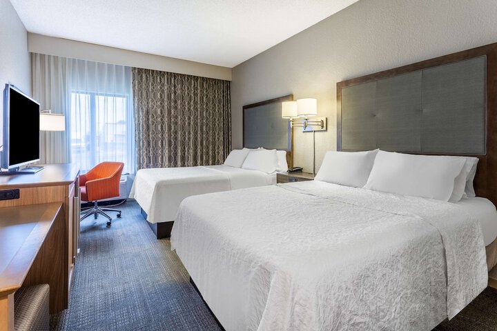 2 Queen Beds (2 of 5)