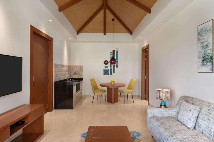 Room 10 of 68