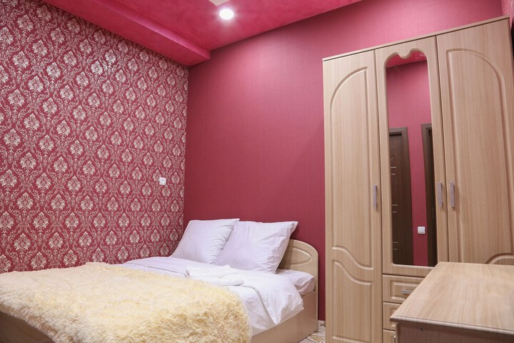 Room 8 of 30