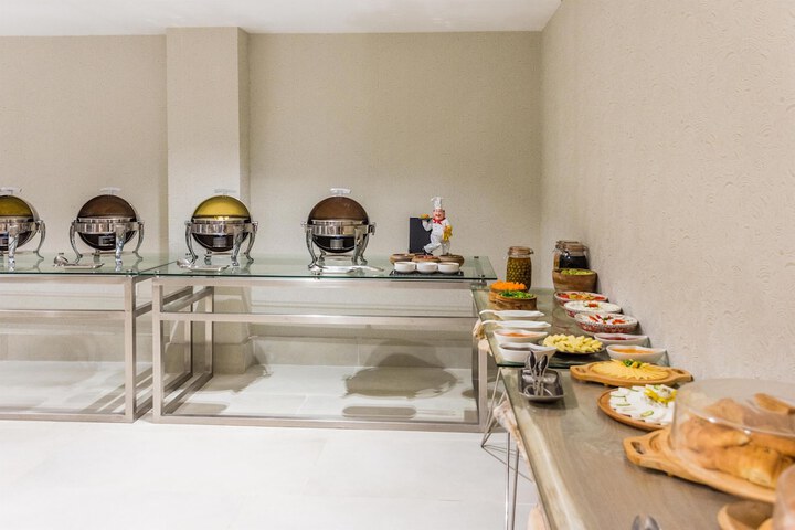 Dining 101 of 124