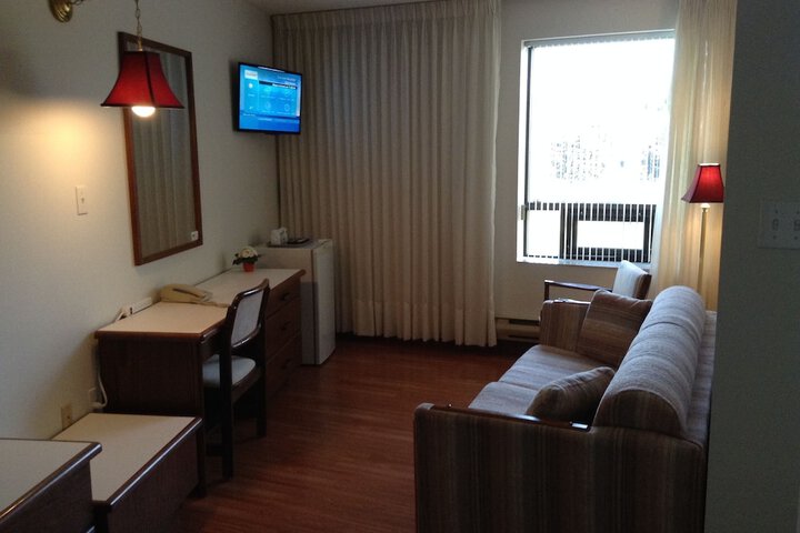 Room 17 of 34