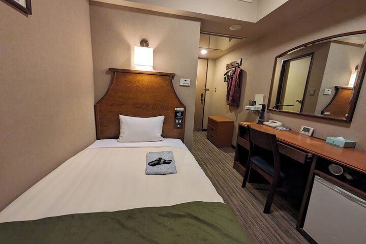 Room 9 of 34