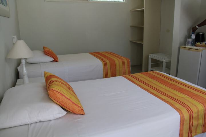 Room 12 of 107