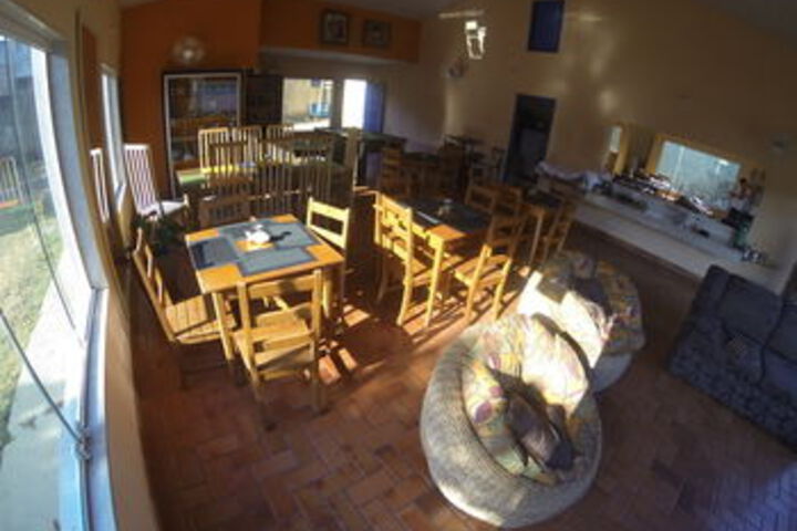 Dining 12 of 40