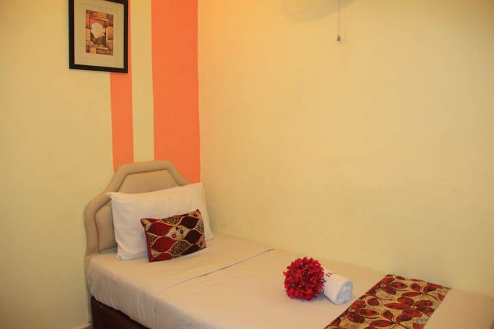 Room 10 of 48