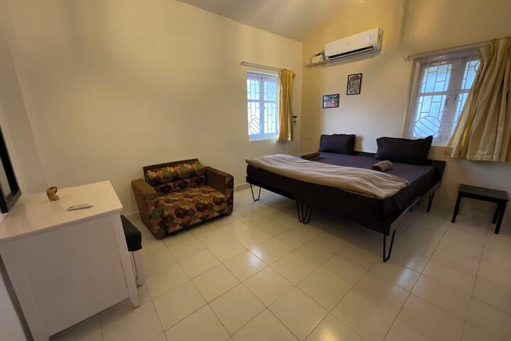 Room 16 of 160