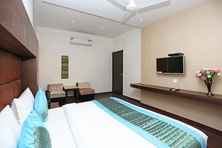 Room 13 of 24