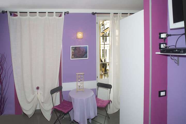 Room 12 of 25