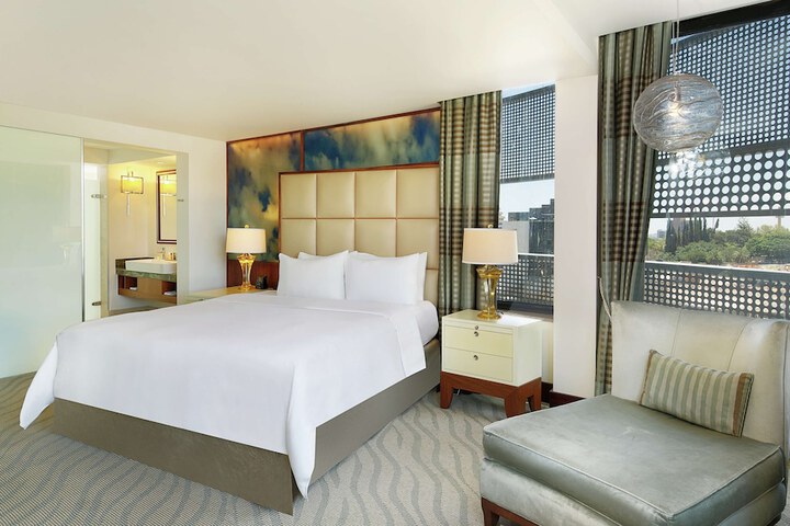 Room 32 of 78