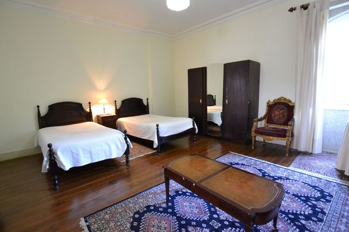 Room 4 of 35