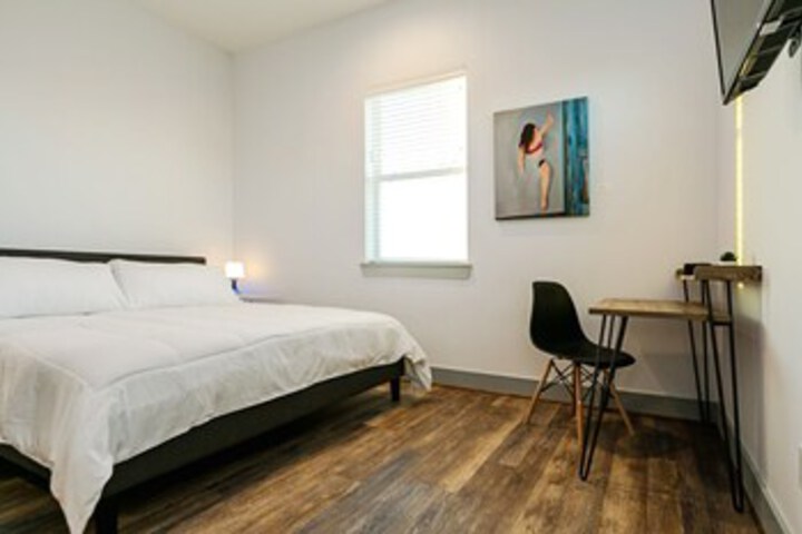 Room 34 of 43