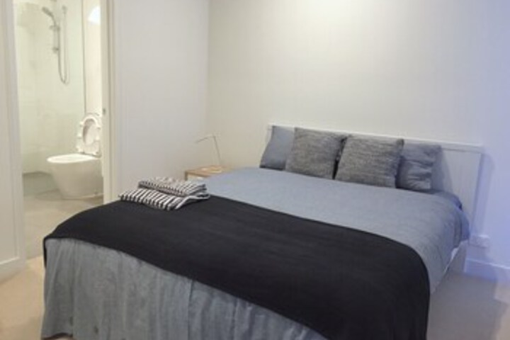 Room 10 of 66