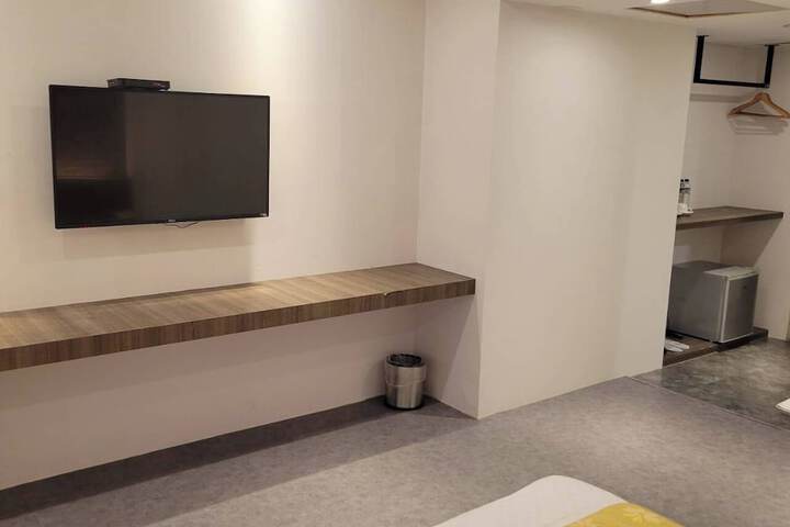 Room 10 of 59