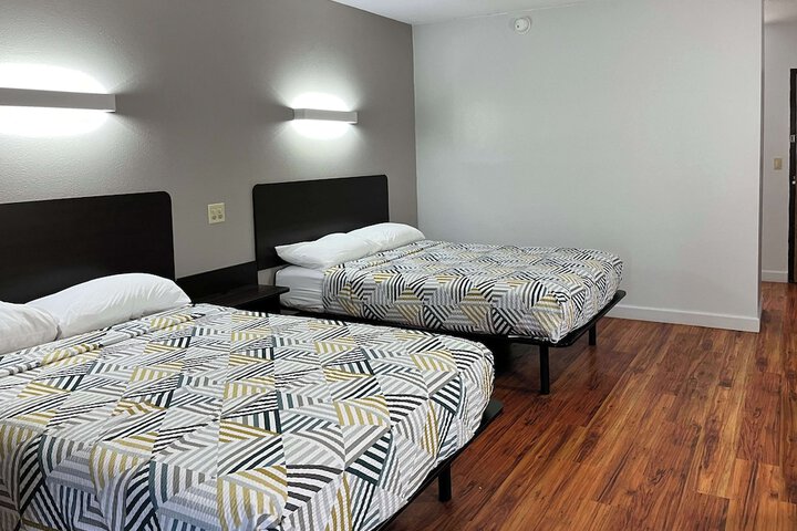 Room 8 of 17