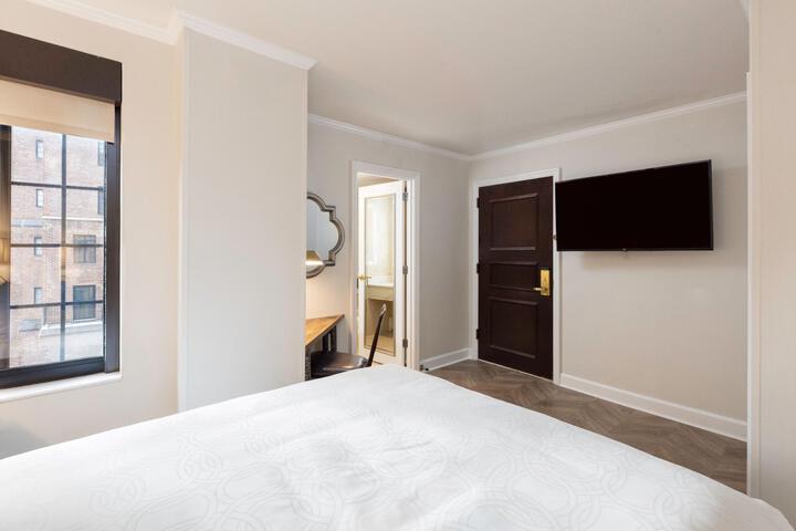 1 King Bed (17 of 26)