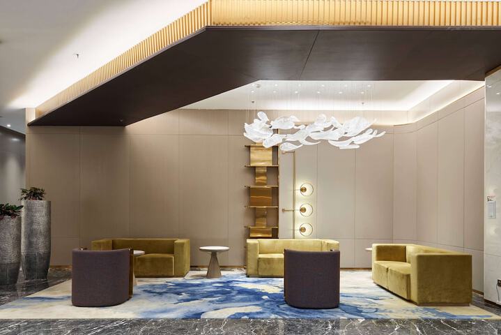 Entrance & Lobby