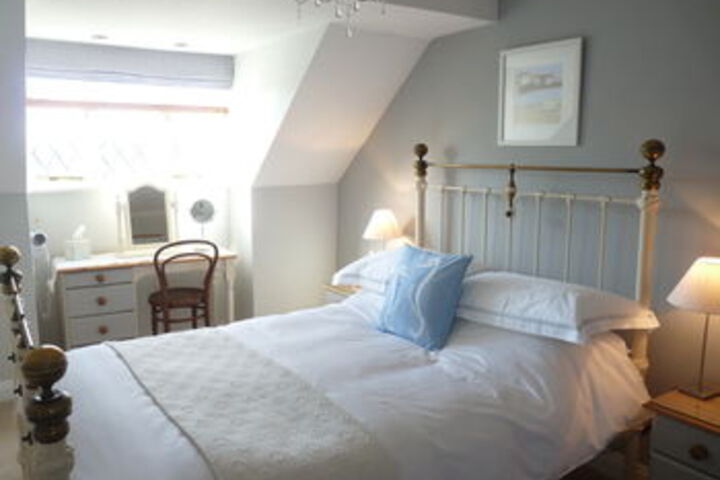Room 10 of 17